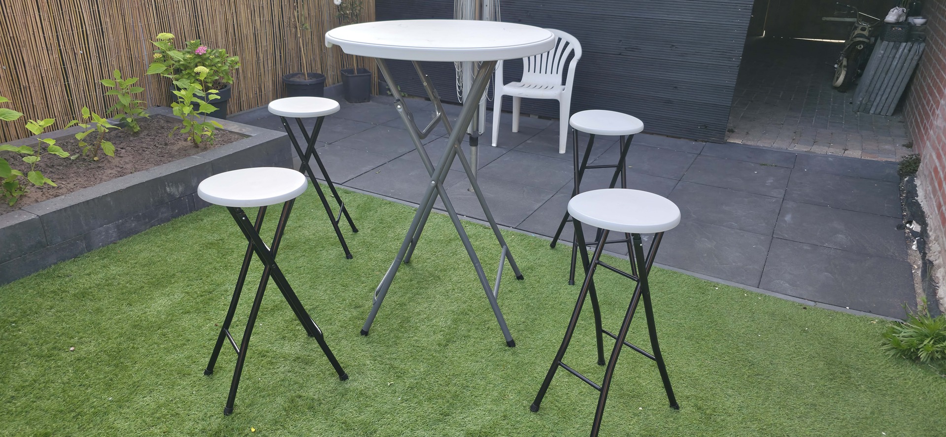 Statafel met krukken